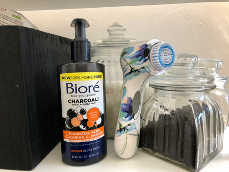 Here’s my minimal skincare stuff.
